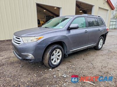 2011 TOYOTA HIGHLANDER BASE 5TDBK3EH3BS086374 - główne zdjęcie licytacji z USA - miniatura