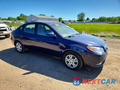 Czwarte zdjęcie samochodu z boku: 2010 HYUNDAI ELANTRA GLS VIN:KMHDU4AD4AU083646 - miniatura