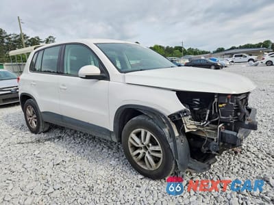 Czwarte zdjęcie samochodu z boku: 2012 VOLKSWAGEN TIGUAN S VIN:WVGBV7AX7CW560805 - miniatura