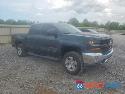 Czwarte zdjęcie samochodu z boku: 2018 CHEVROLET SILVERADO K1500 LT VIN:3GCUKRECXJG303531 - miniatura
