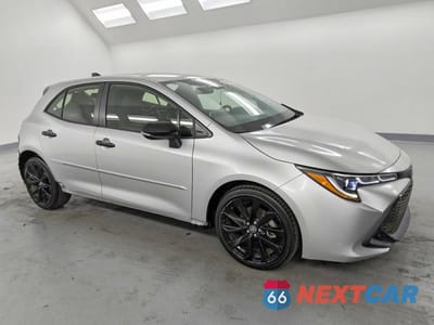 Czwarte zdjęcie samochodu z boku: 2022 TOYOTA COROLLA HATCHBACK SE NIGHTSHADE EDITION VIN:JTND4MBE7N3150226 - miniatura