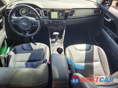 Zdjęcie 8 z 13 samochodu: 2017 KIA NIRO EX TOURING VIN:KNDCE3LC8H5075257 - miniatura