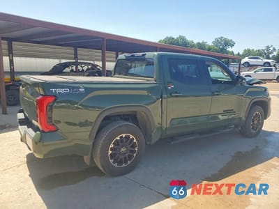 Trzecie zdjęcie samochodu z tyłu: 2022 TOYOTA TUNDRA SR5 VIN:5TFLA5AB4NX004865 - miniatura