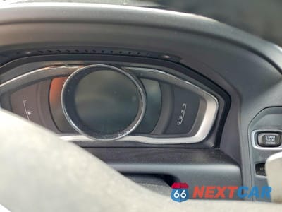 Zdjęcie 9 z 14 samochodu: 2014 VOLVO XC60 T6 VIN:YV4902DZ5E2535586 - miniatura