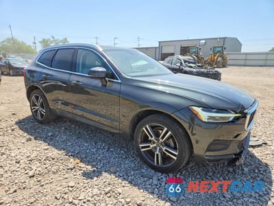 Czwarte zdjęcie samochodu z boku: 2018 VOLVO XC60 T6 MOMENTUM VIN:YV4A22RK8J1028748 - miniatura