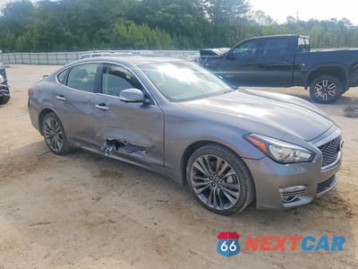 Czwarte zdjęcie samochodu z boku: 2019 INFINITI Q70 3.7 LUXE VIN:JN1BY1AR6KM585685 - miniatura
