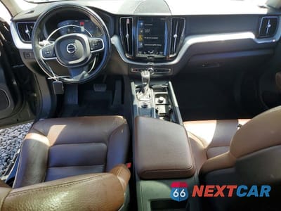 Zdjęcie 8 z 13 samochodu: 2018 VOLVO XC60 T5 MOMENTUM VIN:YV4102RK4J1086281 - miniatura