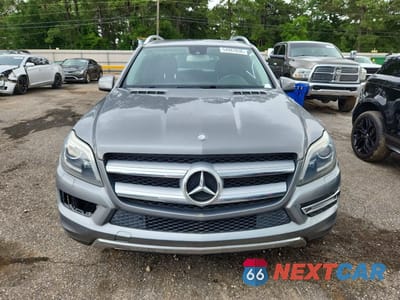 Piąte zdjęcie samochodu w środku: 2015 MERCEDES-BENZ GL 450 4MATIC VIN:4JGDF6EEXFA561733 - miniatura