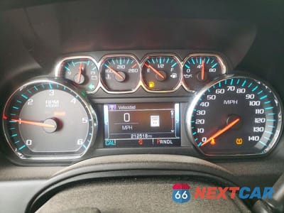 Zdjęcie 9 z 13 samochodu: 2018 CHEVROLET SUBURBAN K1500 LT VIN:1GNSKHKC8JR208821 - miniatura