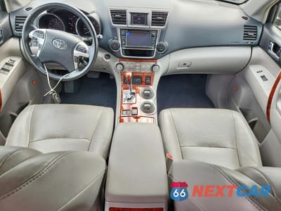 Zdjęcie 8 z 14 samochodu: 2013 TOYOTA HIGHLANDER LIMITED VIN:5TDDK3EH0DS262549 - miniatura