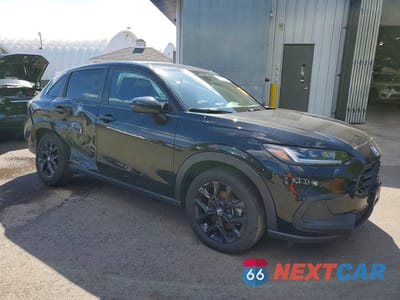 Czwarte zdjęcie samochodu z boku: 2023 HONDA HR-V SPORT VIN:3CZRZ2H58PM705526 - miniatura
