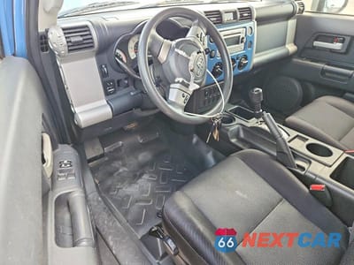 Zdjęcie 8 z 13 samochodu: 2012 TOYOTA FJ CRUISER BASE VIN:JTEZU4BF0CK012528 - miniatura