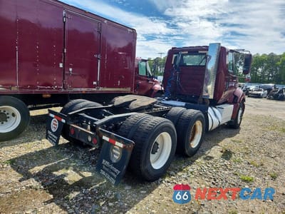Czwarte zdjęcie samochodu z boku: 2018 INTERNATIONAL PROSTAR - SEMI TRUCK VIN:3HSDJSNR8JN421949 - miniatura