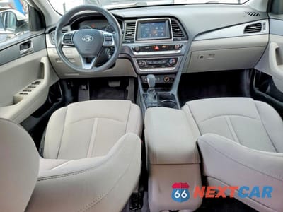 Zdjęcie 8 z 12 samochodu: 2019 HYUNDAI SONATA SE VIN:5NPE24AF8KH782354 - miniatura