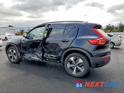 Drugie zdjęcie samochodu z przodu: 2025 VOLVO XC40 PLUS VIN:YV4L12UC8S2464443 - miniatura