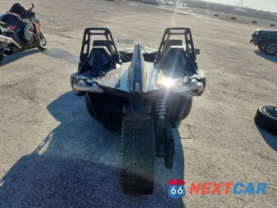 Czwarte zdjęcie samochodu z boku: 2021 POLARIS SLINGSHOT SL VIN:57XAAPGD0M8145525 - miniatura
