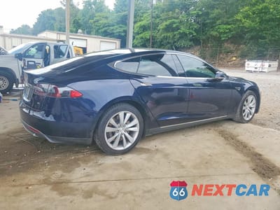 Trzecie zdjęcie samochodu z tyłu: 2014 TESLA MODEL S VIN:5YJSA1H10EFP60852 - miniatura