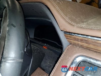 Zdjęcie 9 z 14 samochodu: 2023 CHEVROLET SUBURBAN K1500 HIGH COUNTRY VIN:1GNSKGKL8PR411002 - miniatura