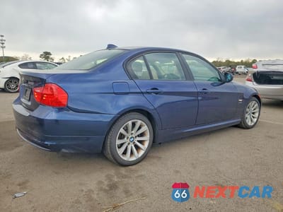 Trzecie zdjęcie samochodu z tyłu: 2011 BMW 328 XI SULEV VIN:WBAPK5G5XBNN80562 - miniatura