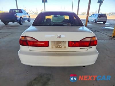 Zdjęcie 6 z 12 samochodu: 2000 HONDA ACCORD EX VIN:1HGCG1653YA056667 - miniatura