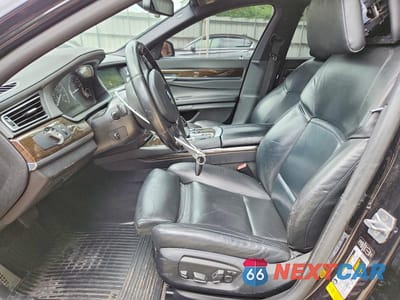 Zdjęcie 7 z 13 samochodu: 2013 BMW 750 I VIN:WBAYA8C59DD227835 - miniatura