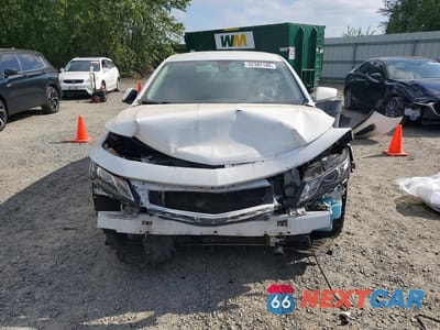 Piąte zdjęcie samochodu w środku: 2017 CHEVROLET IMPALA LT VIN:2G1105S31H9121512 - miniatura