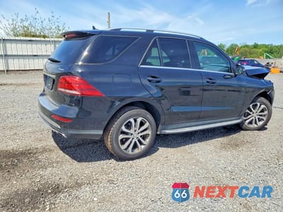 Trzecie zdjęcie samochodu z tyłu: 2017 MERCEDES-BENZ GLE 350 4MATIC VIN:4JGDA5HB2HA829266 - miniatura