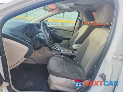 Zdjęcie 7 z 12 samochodu: 2014 FORD FOCUS SE VIN:1FADP3K29EL233822 - miniatura