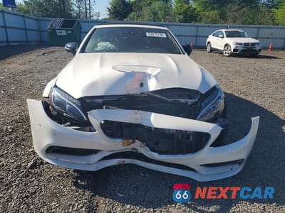 Piąte zdjęcie samochodu w środku: 2017 MERCEDES-BENZ C 63 AMG-S VIN:WDDWK8HB2HF460204 - miniatura