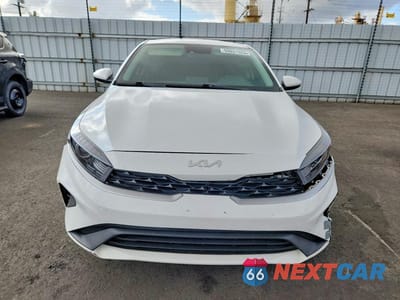 Piąte zdjęcie samochodu w środku: 2023 KIA FORTE LXS VIN:3KPF24AD9PE617587 - miniatura