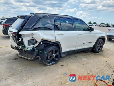 Trzecie zdjęcie samochodu z tyłu: 2025 JEEP GRAND CHEROKEE LAREDO VIN:1C4RJGAG7SC334519 - miniatura