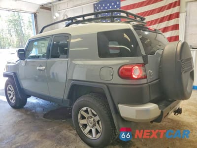 Drugie zdjęcie samochodu z przodu: 2014 TOYOTA FJ CRUISER BASE VIN:JTEBU4BF3EK186792 - miniatura