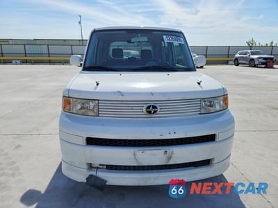 Piąte zdjęcie samochodu w środku: 2005 TOYOTA SCION XB VIN:JTLKT324654003393 - miniatura