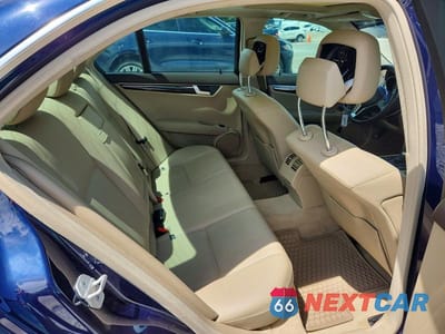 Zdjęcie 10 z 12 samochodu: 2014 MERCEDES-BENZ C 250 VIN:WDDGF4HB1EA960204 - miniatura