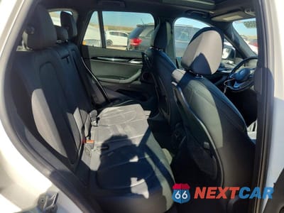 Zdjęcie 10 z 12 samochodu: 2017 BMW X1 XDRIVE28I VIN:WBXHT3C37H5F82412 - miniatura
