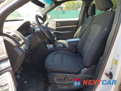 Zdjęcie 7 z 13 samochodu: 2019 FORD EXPLORER XLT VIN:1FM5K7D82KGB25757 - miniatura