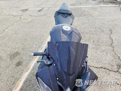 Piąte zdjęcie samochodu w środku: 2010 YAMAHA YZFR6 VIN:JYARJ16E0AA020656 - miniatura