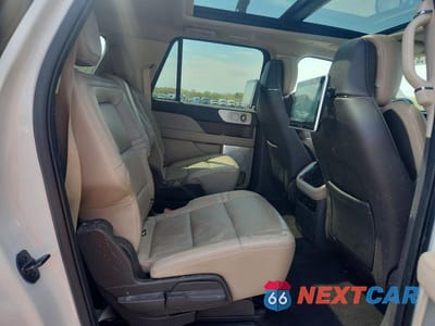 Zdjęcie 11 z 13 samochodu: 2022 LINCOLN NAVIGATOR L RESERVE VIN:5LMJJ3LT1NEL02599 - miniatura
