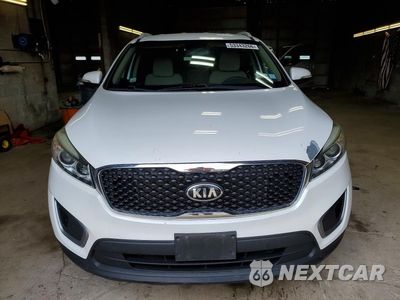Piąte zdjęcie samochodu w środku: 2017 KIA SORENTO LX VIN:5XYPG4A3XHG246733 - miniatura