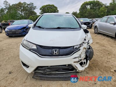 Piąte zdjęcie samochodu w środku: 2017 HONDA FIT EX VIN:JHMGK5H8XHS003910 - miniatura