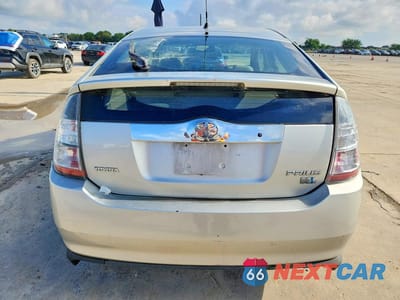 Zdjęcie 6 z 12 samochodu: 2005 TOYOTA PRIUS BASE VIN:JTDKB20U353008410 - miniatura