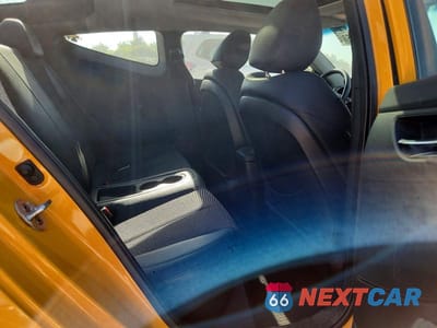 Zdjęcie 10 z 12 samochodu: 2013 HYUNDAI VELOSTER BASE VIN:KMHTC6AD5DU149183 - miniatura