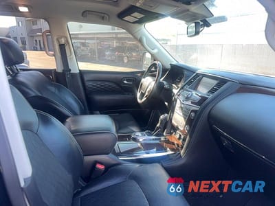 Piąte zdjęcie samochodu w środku: 2019 INFINITI QX80 LUXE VIN:JN8AZ2NF8K9685855 - miniatura