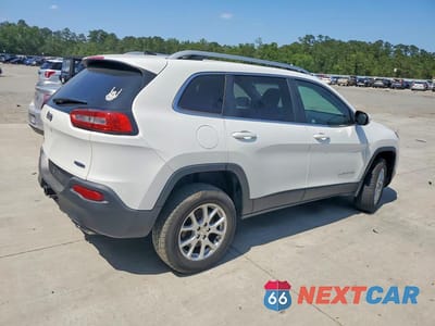 Trzecie zdjęcie samochodu z tyłu: 2016 JEEP CHEROKEE LATITUDE VIN:1C4PJMCS1GW279174 - miniatura