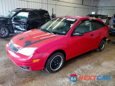 2005 FORD FOCUS ZX3 3FAFP31N55R155304 - główne zdjęcie licytacji z USA - miniatura