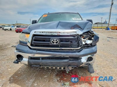 Piąte zdjęcie samochodu w środku: 2010 TOYOTA TUNDRA CREWMAX SR5 VIN:5TFDW5F11AX117320 - miniatura