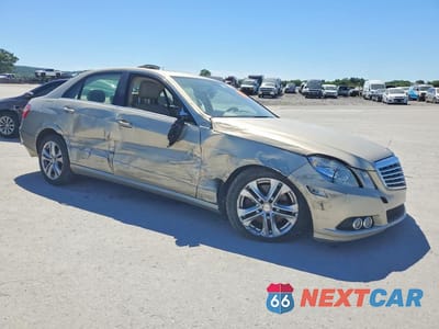 Czwarte zdjęcie samochodu z boku: 2011 MERCEDES-BENZ E 350 VIN:WDDHF5GB0BA282732 - miniatura