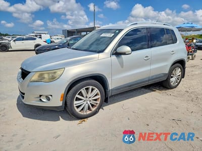 2010 VOLKSWAGEN TIGUAN S WVGAV7AX0AW520963 - główne zdjęcie licytacji z USA - miniatura