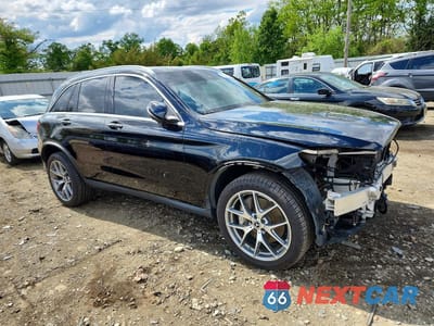 Czwarte zdjęcie samochodu z boku: 2022 MERCEDES-BENZ GLC 300 4MATIC VIN:W1N0G8EB0NV400003 - miniatura