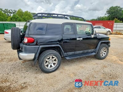 Trzecie zdjęcie samochodu z tyłu: 2014 TOYOTA FJ CRUISER BASE VIN:JTEBU4BF4EK186073 - miniatura